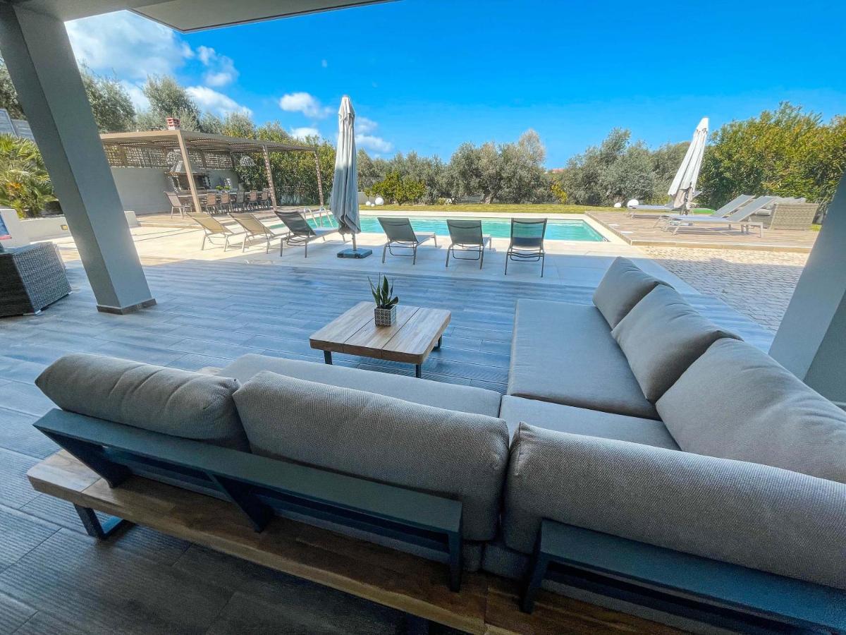 Villa Aelia I Modern & Ideal For Large Groups Γαλατάς Εξωτερικό φωτογραφία